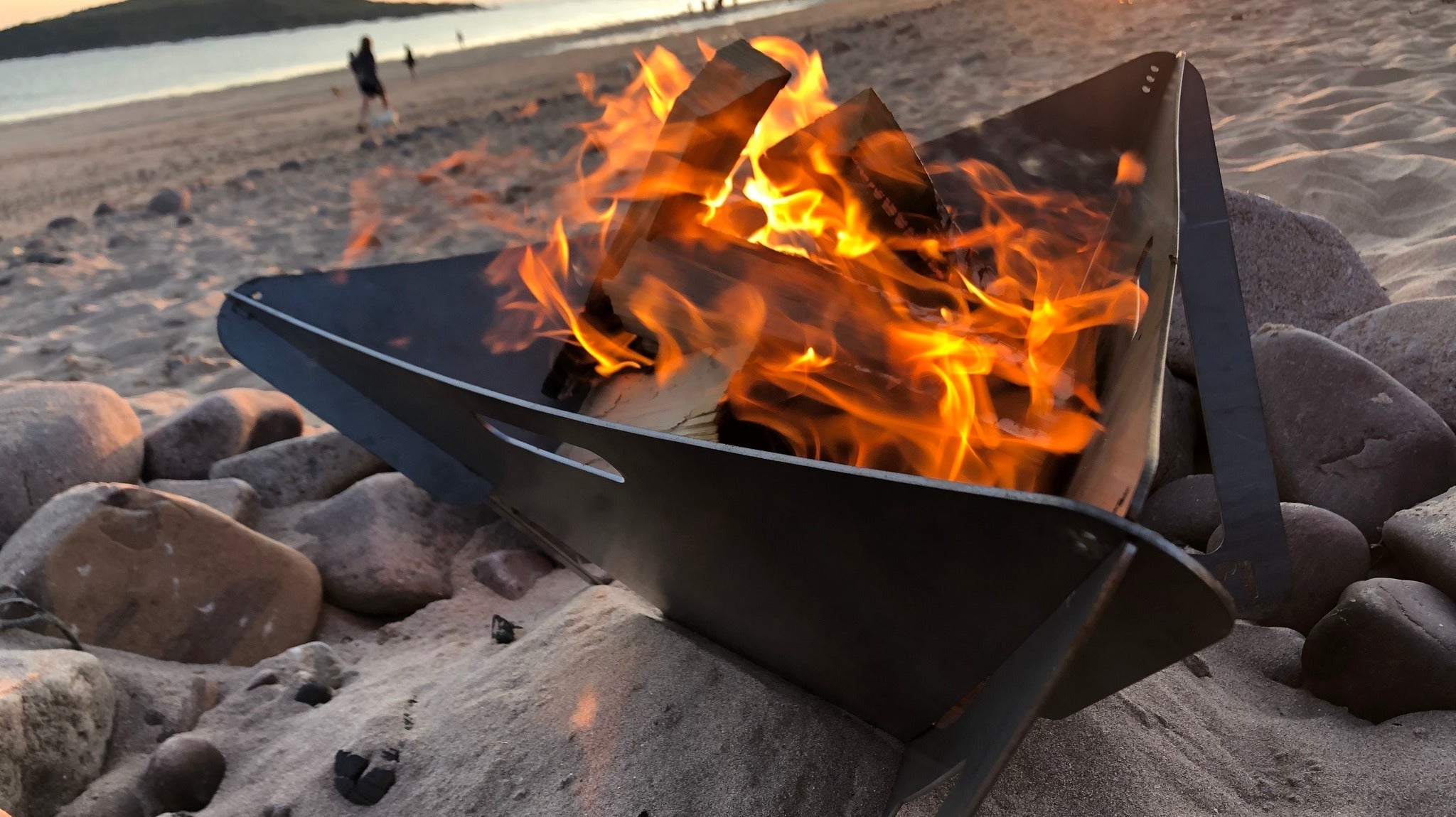 What are the Best Logs for Fire Pits and Outdoor Entertaining?