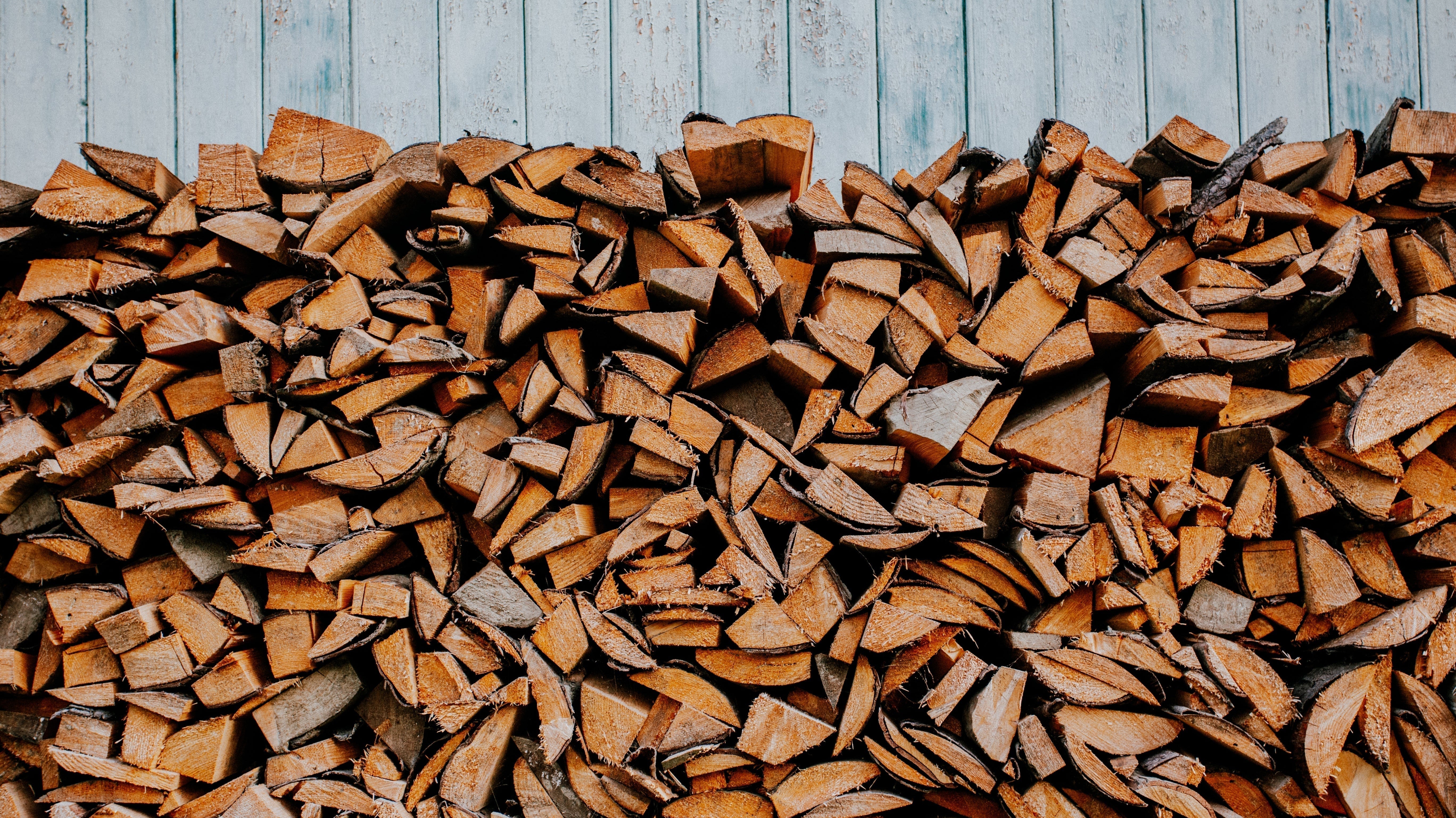 How Much Firewood Do I Need? A Complete Buyer's Guide