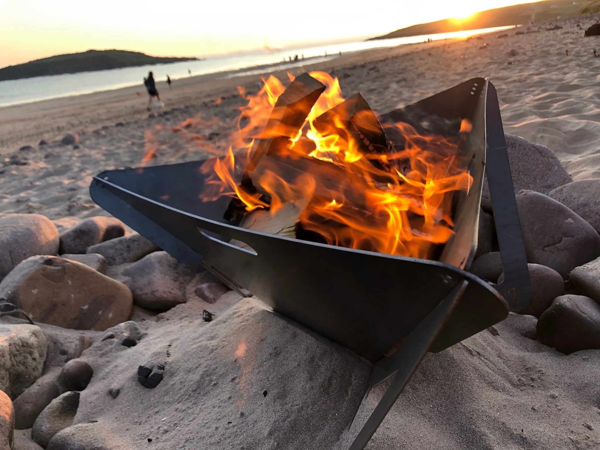 What are the Best Logs for Fire Pits and Outdoor Entertaining?